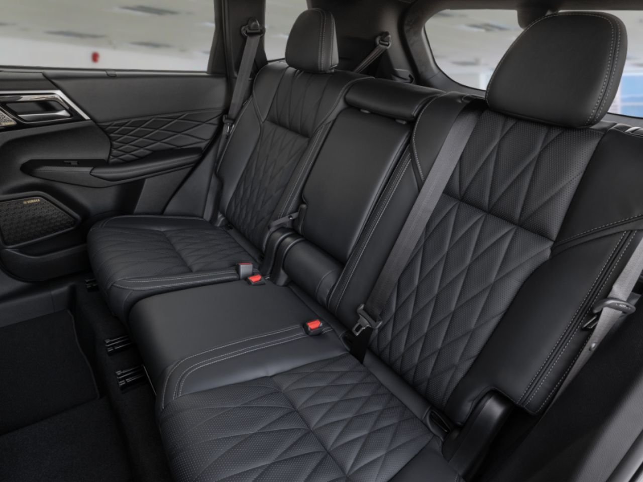 2026 Mitsubishi Outlander Graphite Grey/Black Roof Rouyn-Noranda - photo #3