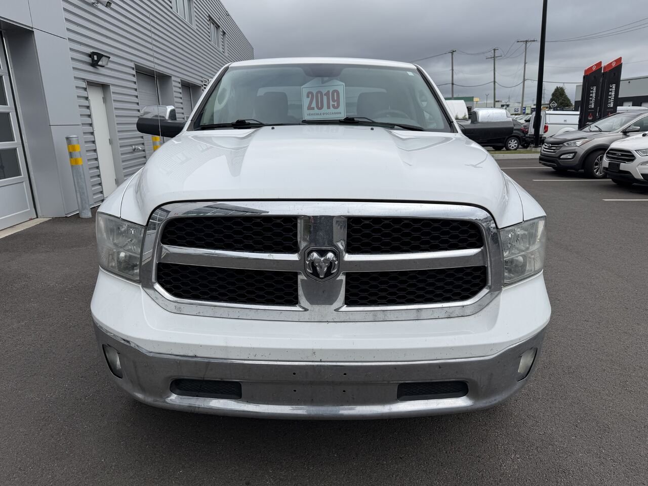 2019 Ram 1500 Classic White Saint-Eustache - photo #4