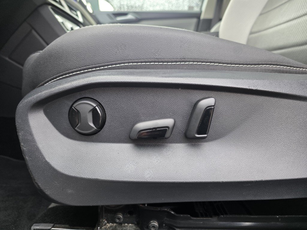 Volkswagen Taos Highline 4Motion 2024 Gris Mont-Laurier - photo #52