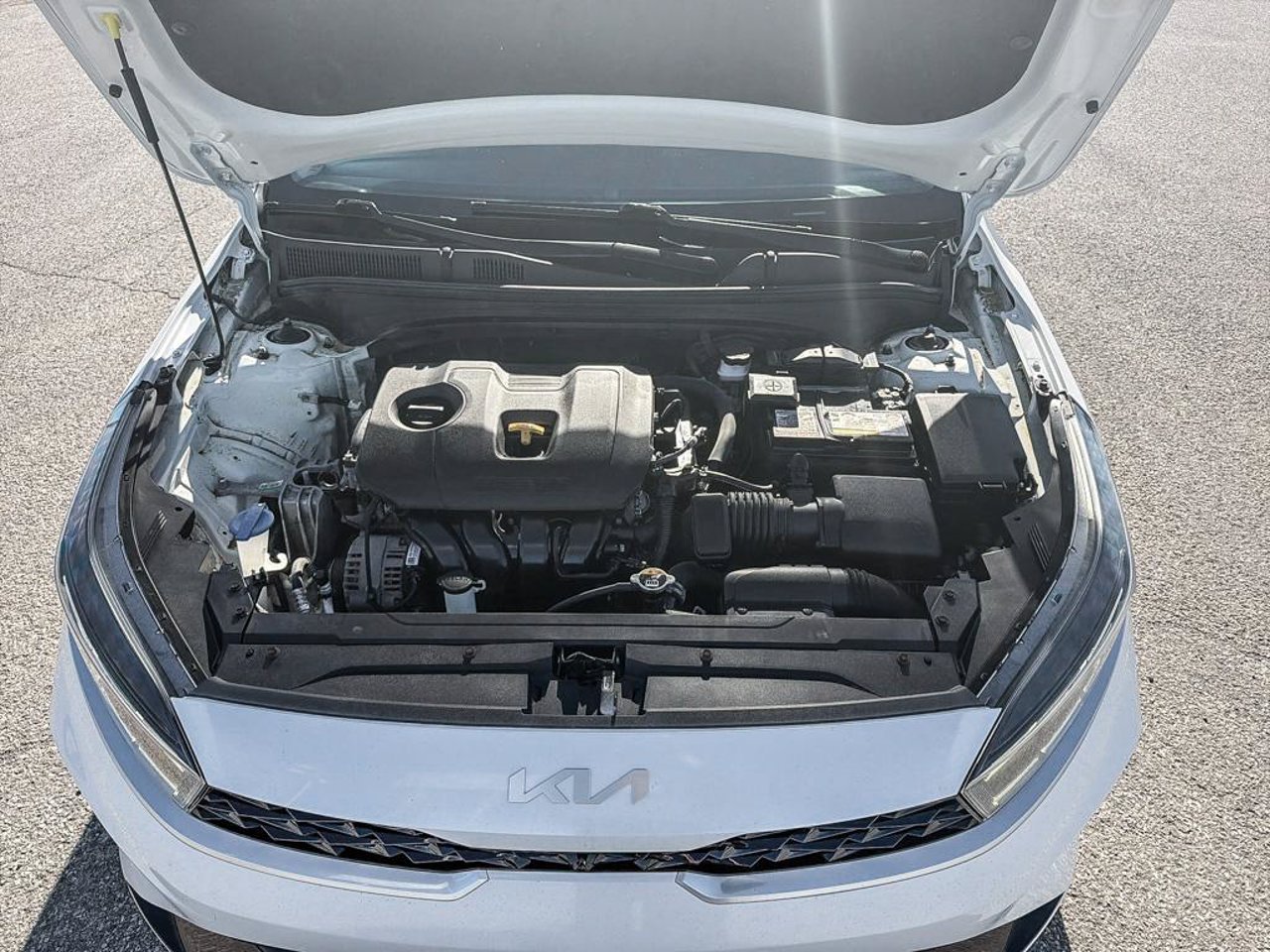 Kia Forte 3KPF34AD3NE523196 2022 Blanc Mirabel - photo #9