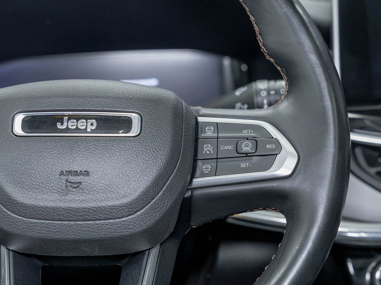 2022 Jeep Compass LIMITED 4X4 *TOIT* NAV CUIR SIÈGES VENTIL ALPINE Granite Crystal Saint-Jérôme - photo #15