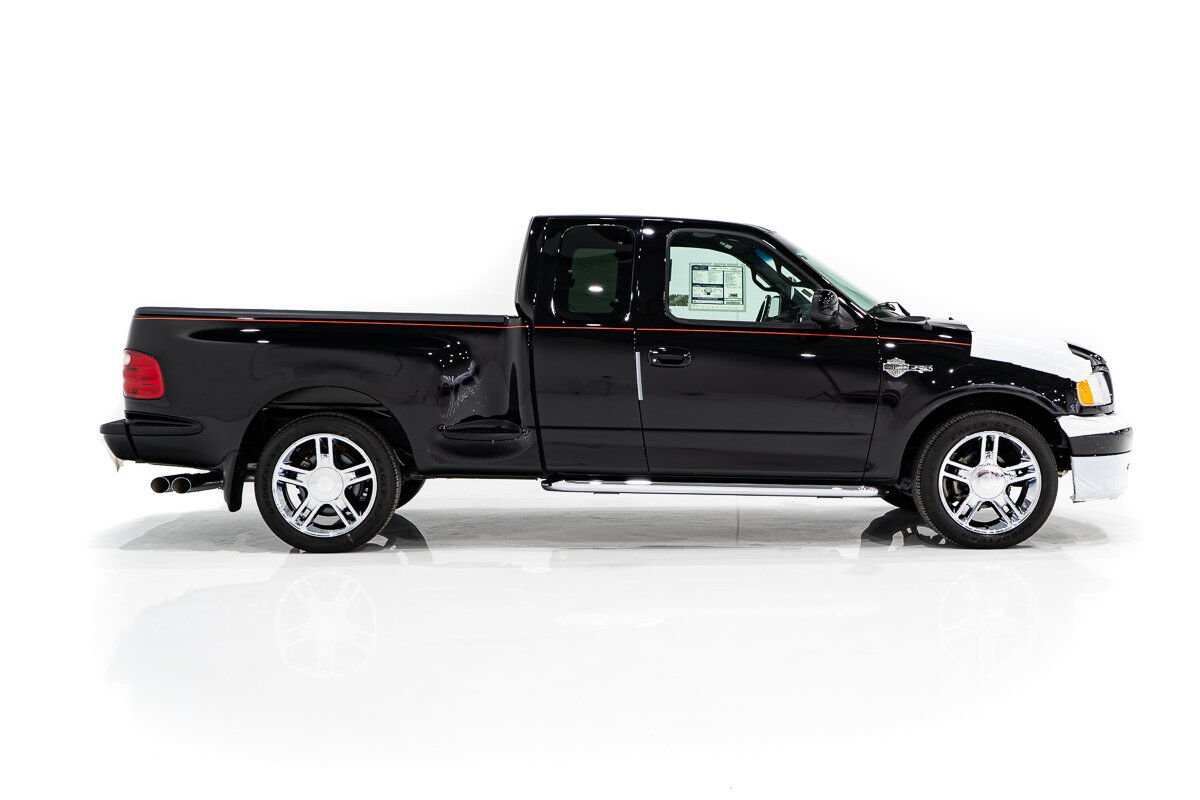 Ford F-150 Harley Davidson Edition In Delivery Packaging 2000 Noir Montréal - photo #2