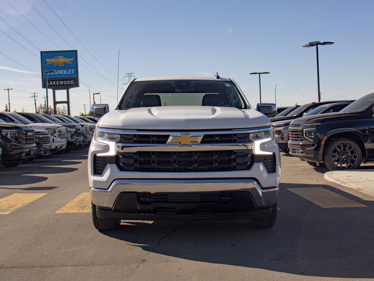 2023 Chevrolet Silverado 1500 4WD Crew Cab 147 LT White Sherwood Park - photo #2