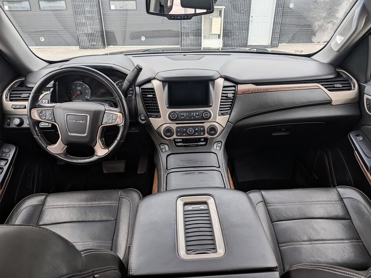 GMC YUKON DENALI 2019 Noir Saint-Hyacinthe - photo #27