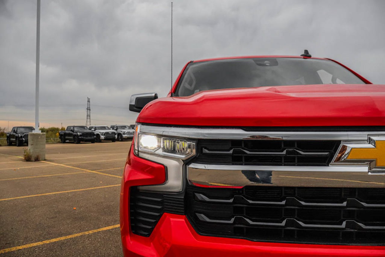 2026 Chevrolet Silverado 1500 4WD Crew Cab 147 LT Red Sherwood Park - photo #10