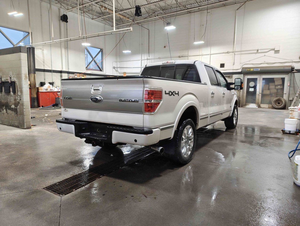 2013 Ford F-150 4WD SuperCrew 145 Platinum White Sherwood Park - photo #4