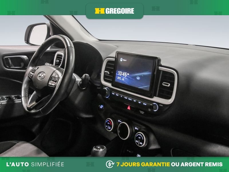 Hyundai Venue 822520 | Ultimate AUTO AC CUIR TOIT NAV MAGS CAM RECUL BLEU 2021 Blanc Laval - photo #29