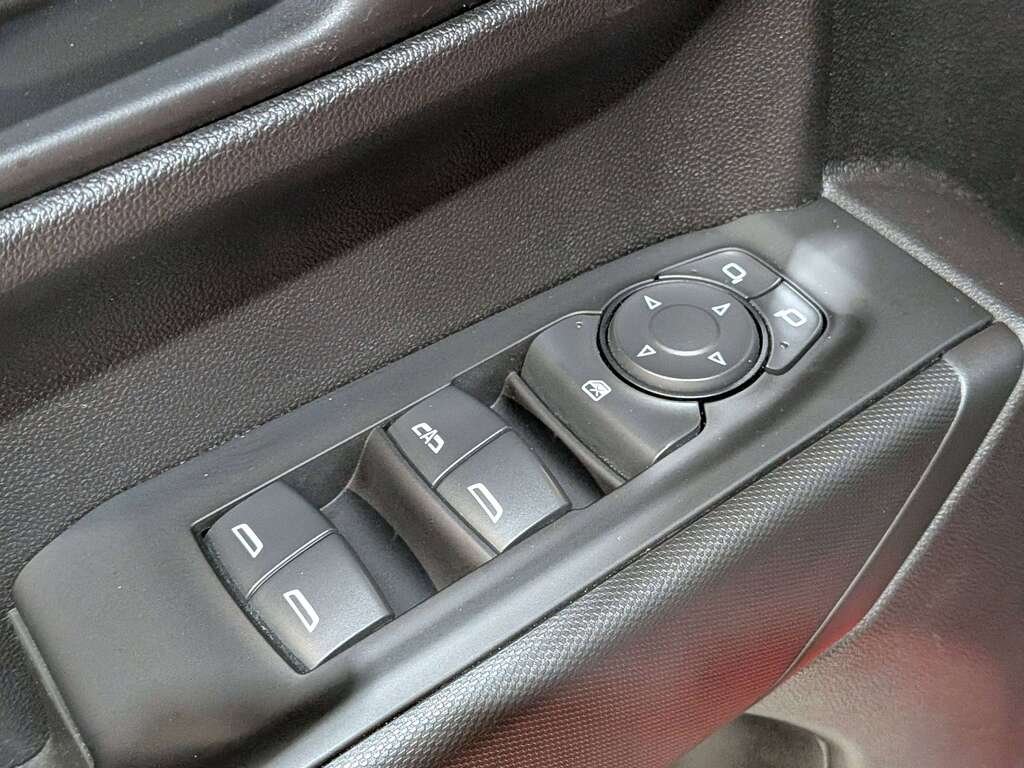 Chevrolet Silverado 1500 4WD Crew Cab 157" Custom Trail Boss 2023 Rouge Val-David - photo #31
