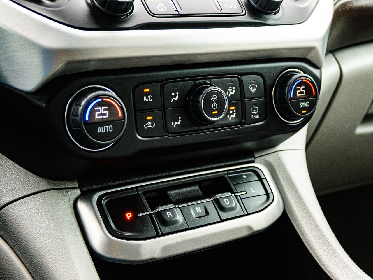 2023 GMC Acadia AWD 4dr SLE Red Sherwood Park - photo #27