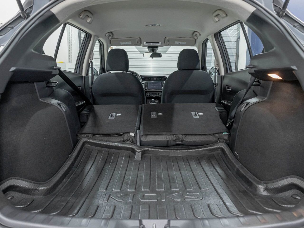 Nissan Kicks SV *SIÈGES CHAUFF* CARPLAY REG ADAPT ALERTES 2023 Gris Saint-Jérôme - photo #27