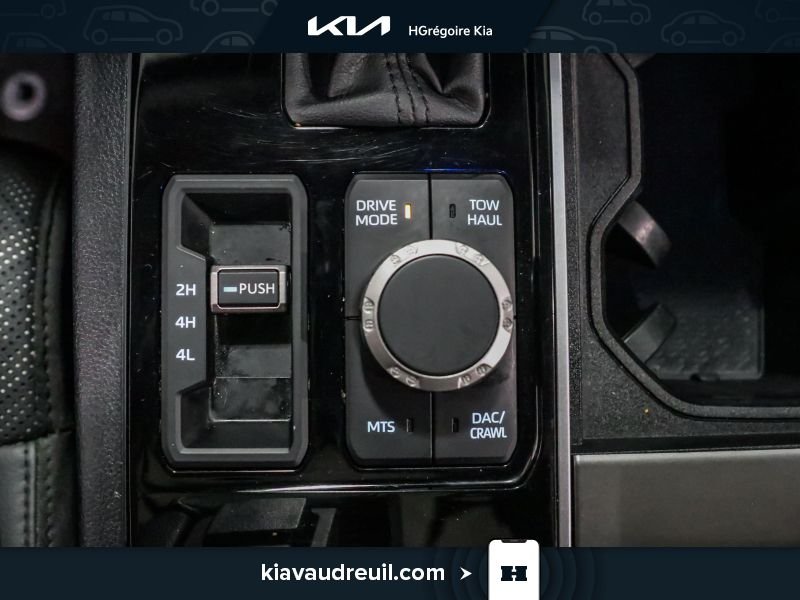 2024 Toyota Sequoia Grey Blainville - photo #26