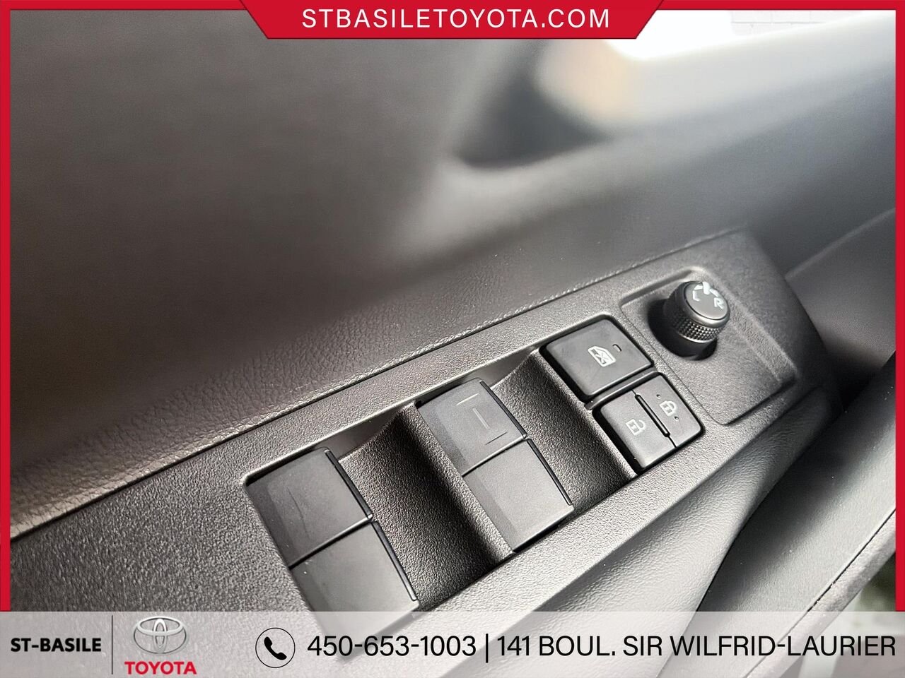 Toyota Corolla Hybride 2025 Célestite Saint-Basile-le-Grand - photo #14