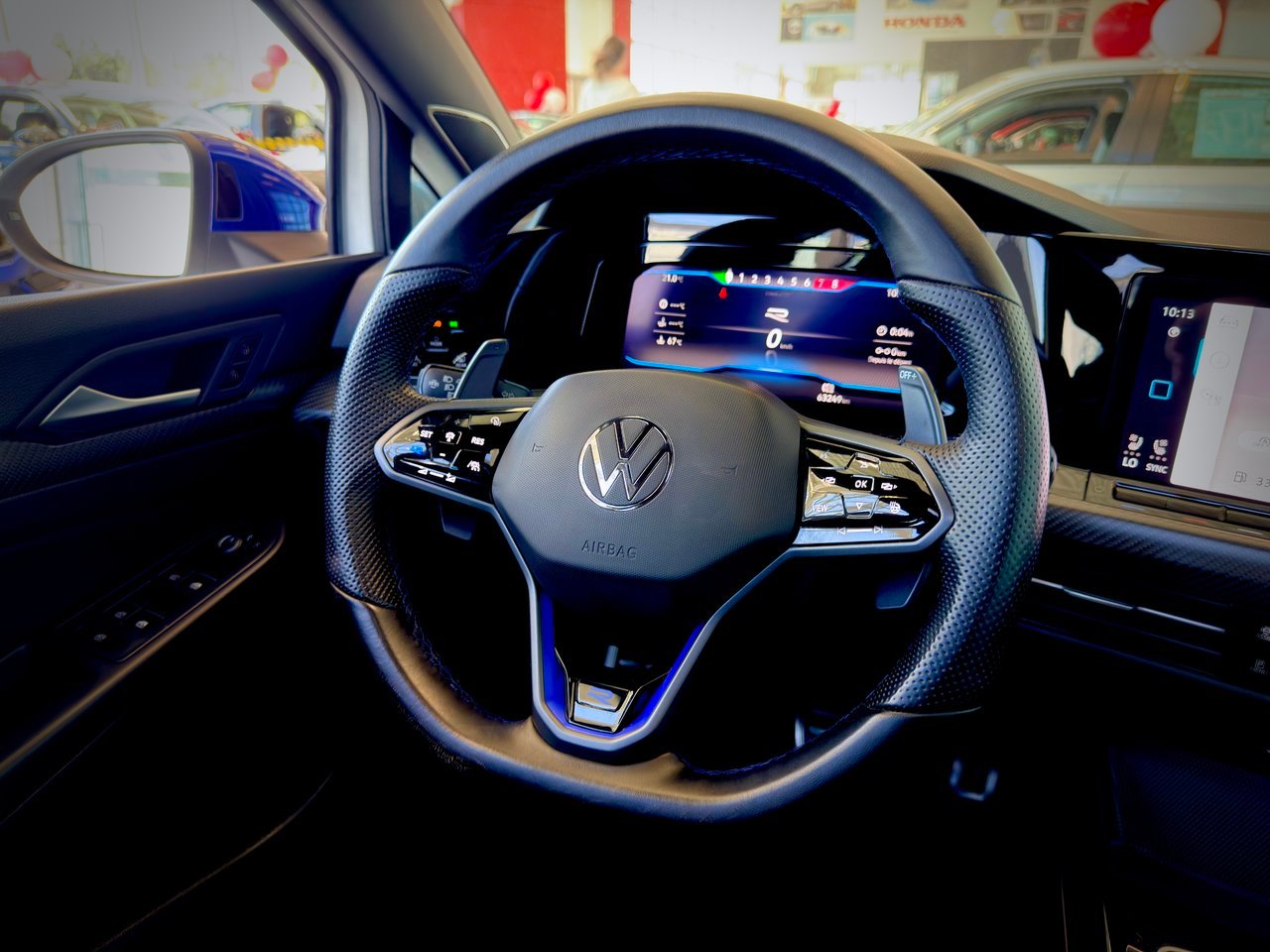 Volkswagen Golf R 2023 Blanc Notre-Dame-des-Prairies - photo #26