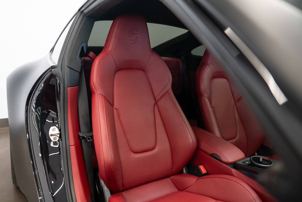 Porsche 911 Carrera 4 GTS 2024 Noir Kirkland - photo #20
