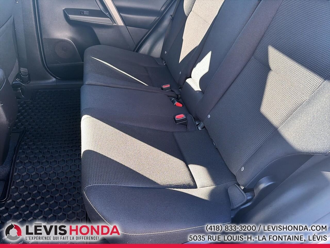TOYOTA RAV4 Traction intégrale 4 portes XLE 2017 Blanc Lévis - photo #13