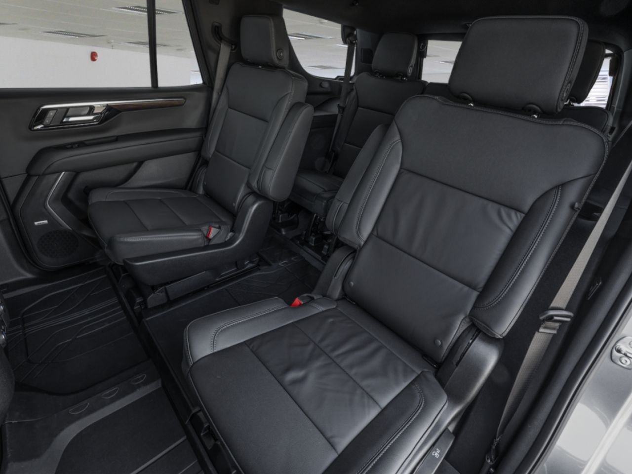 2026 Chevrolet Tahoe 4 RM 4 portes LT | 26-0756 BLACK Granby - photo #6