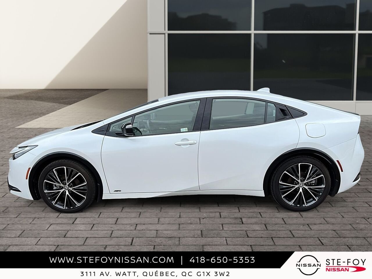 Toyota Prius XLE HYBRIDE 2025 Blanc Ste-Foy - photo #6
