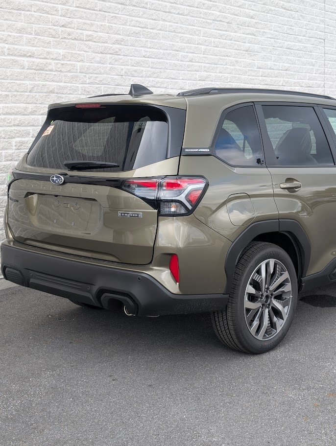 SUBARU Forester PREMIER HYBRIDE 2026 Vert automne métallisé Saint-Hyacinthe - photo #1