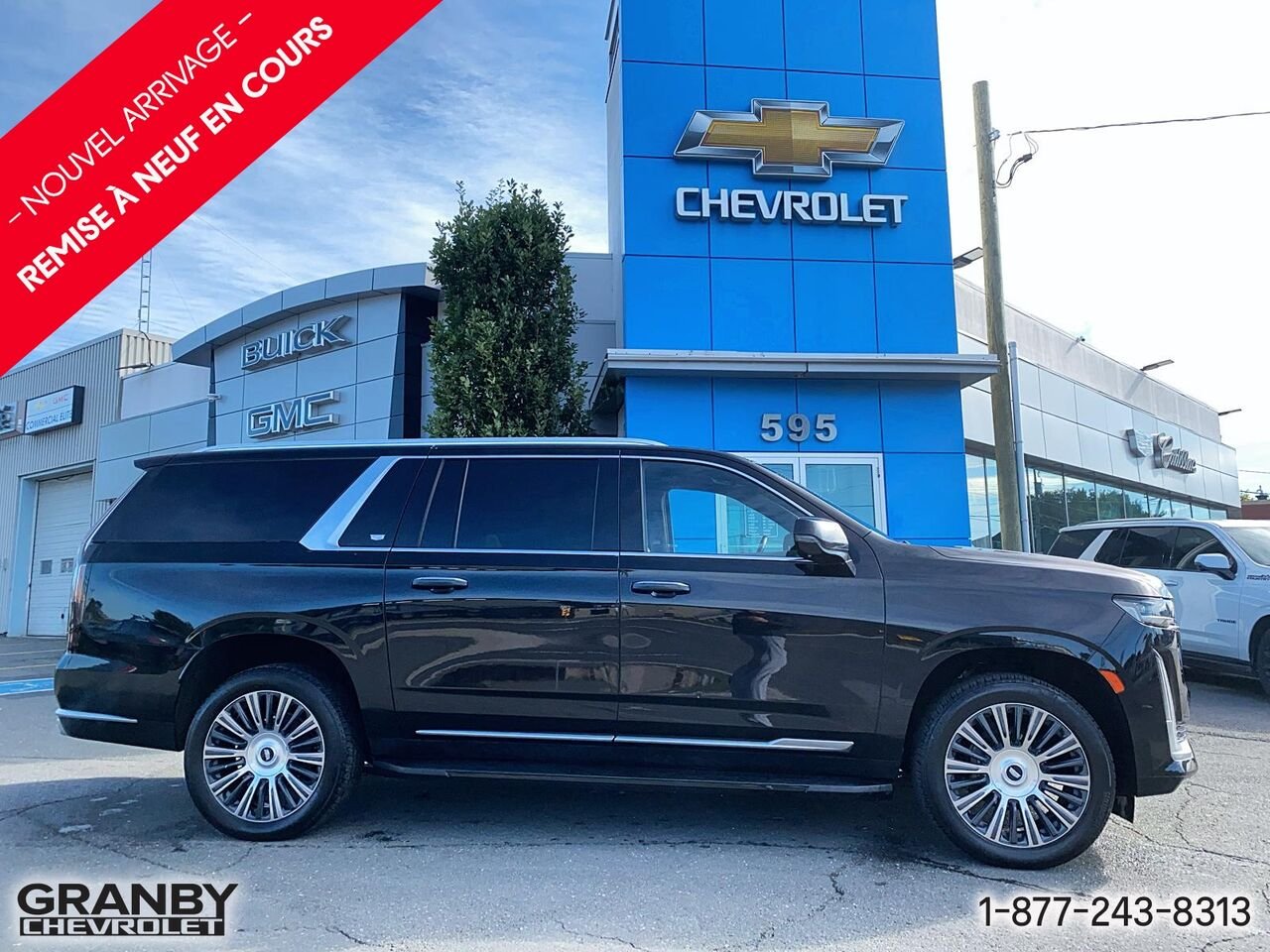 2023 Cadillac Escalade ESV Luxe 4 portes 4RM | G3887 Black Granby - photo #3