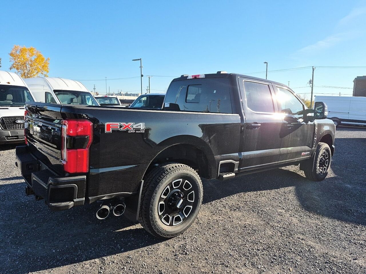 Ford Super Duty F-250 SRW 27048 | PLATINE 2027 Noir agate métallisé Saint-Jérôme - photo #4