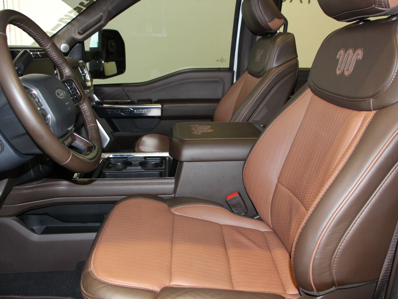 Ford Super Duty F-450 DRW King Ranch cabine 6 places 4RM caisse de 8 pi 2024 Blanc Châteauguay - photo #17