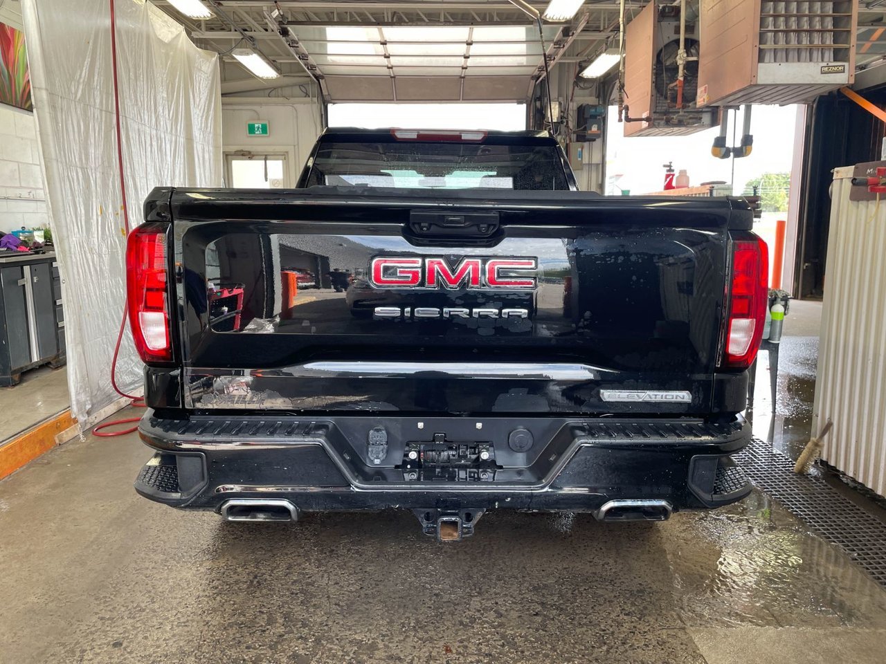 2024 GMC Sierra 1500 ELEVATION CREW 4X4 V8 *NAV* SIÈGES CHAUFF BEDLINER Black Saint-Jérôme - photo #7