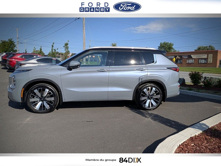2025 Mitsubishi Outlander Blue