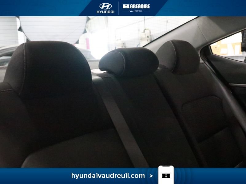 Hyundai Elantra 2018 Argent Laval - photo #30