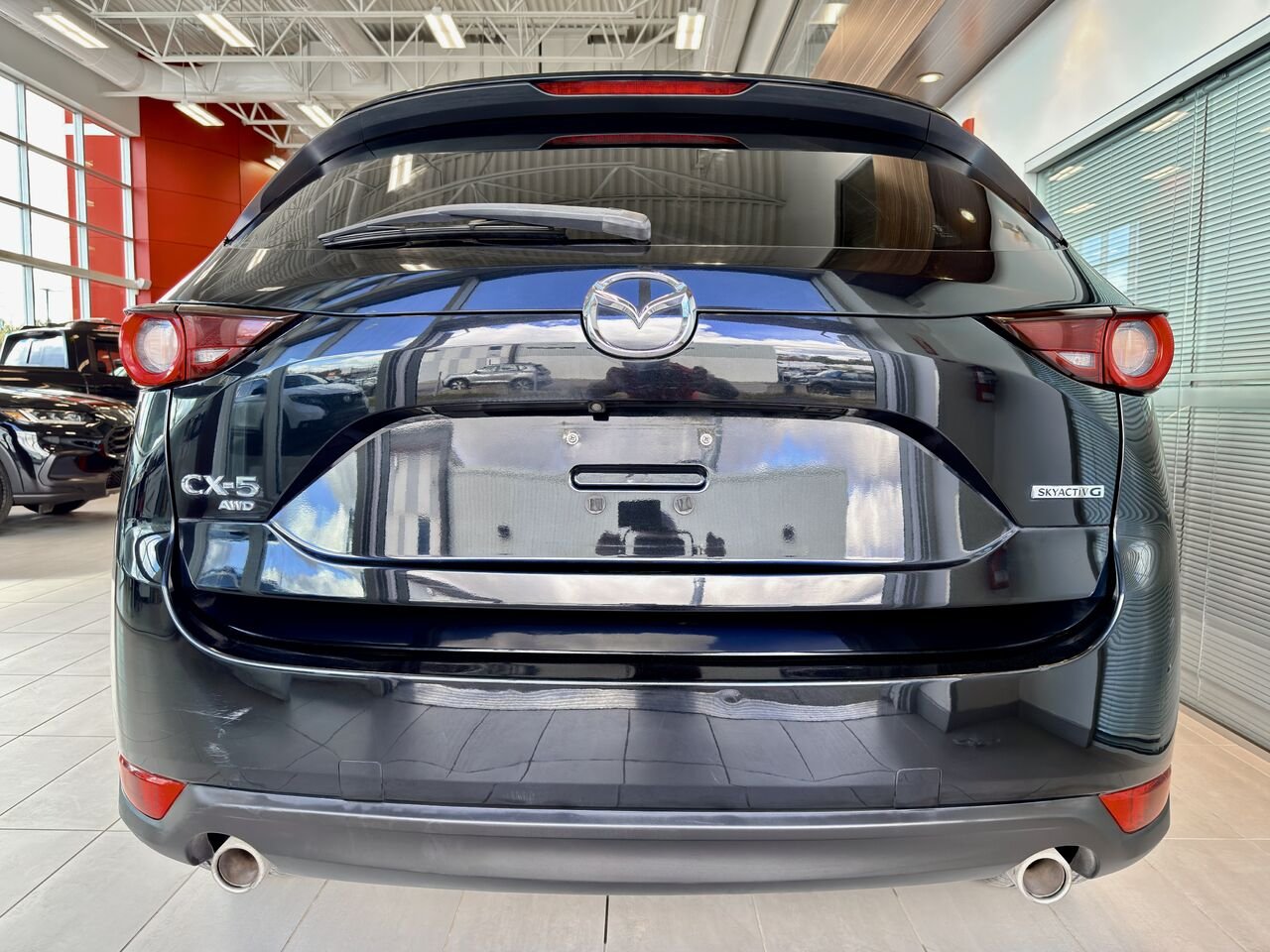2021 Mazda CX-5 Black Notre-Dame-des-Prairies - photo #9