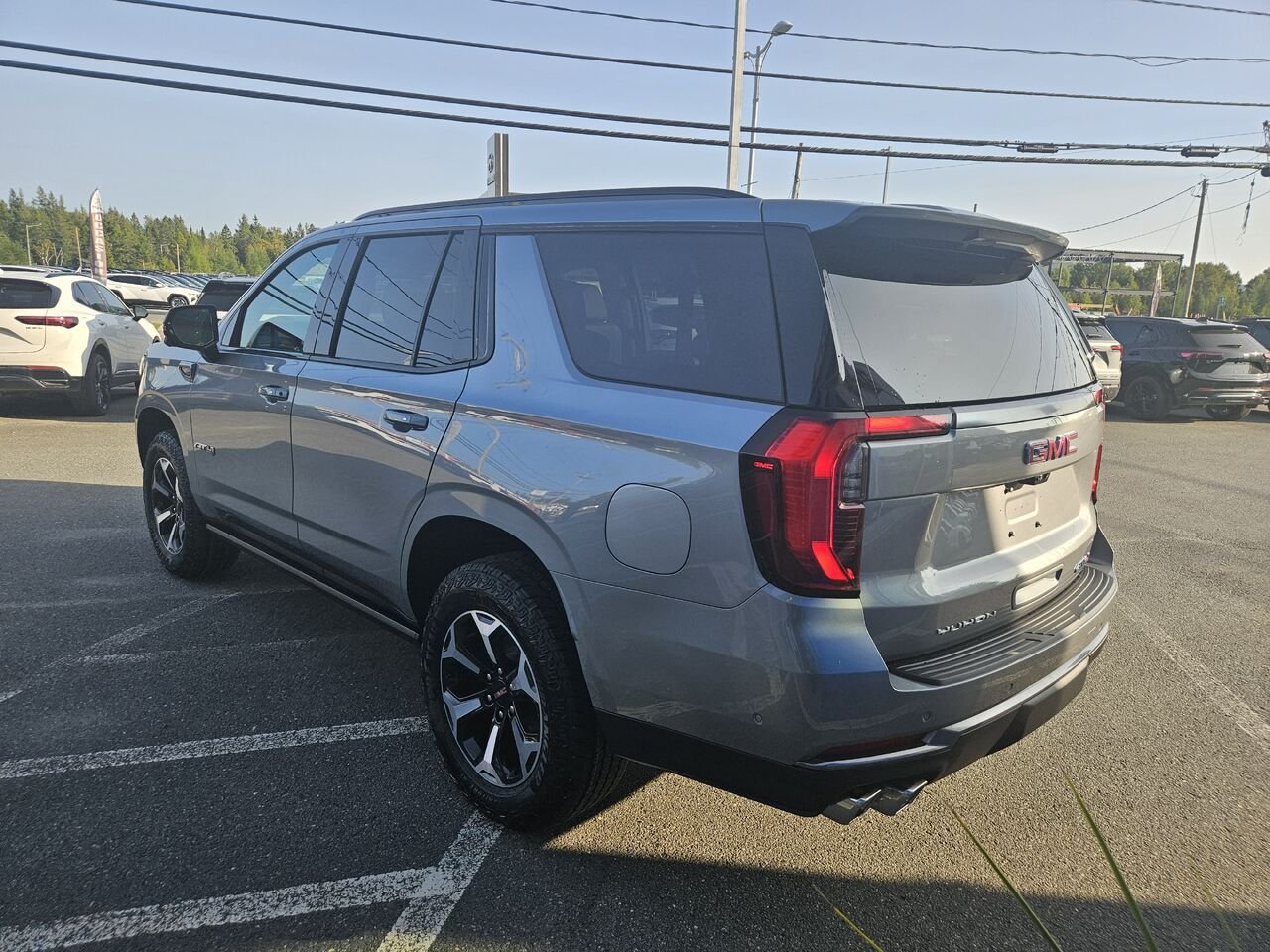 2026 GMC Yukon AT4 4 portes 4RM Sterling Metallic Thetford Mines - photo #5