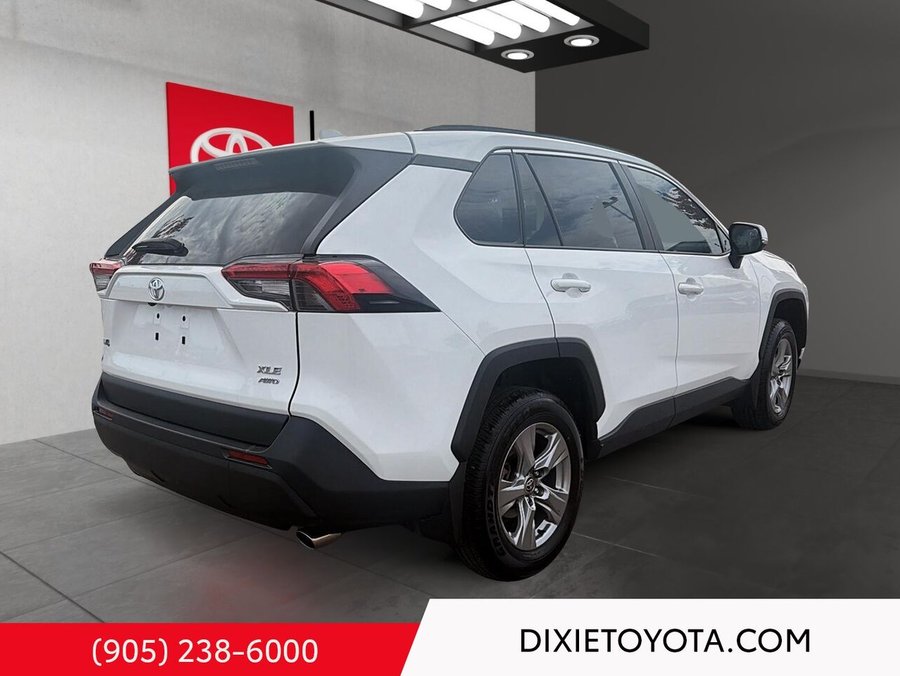 2024 Toyota RAV4 XLE AWD White