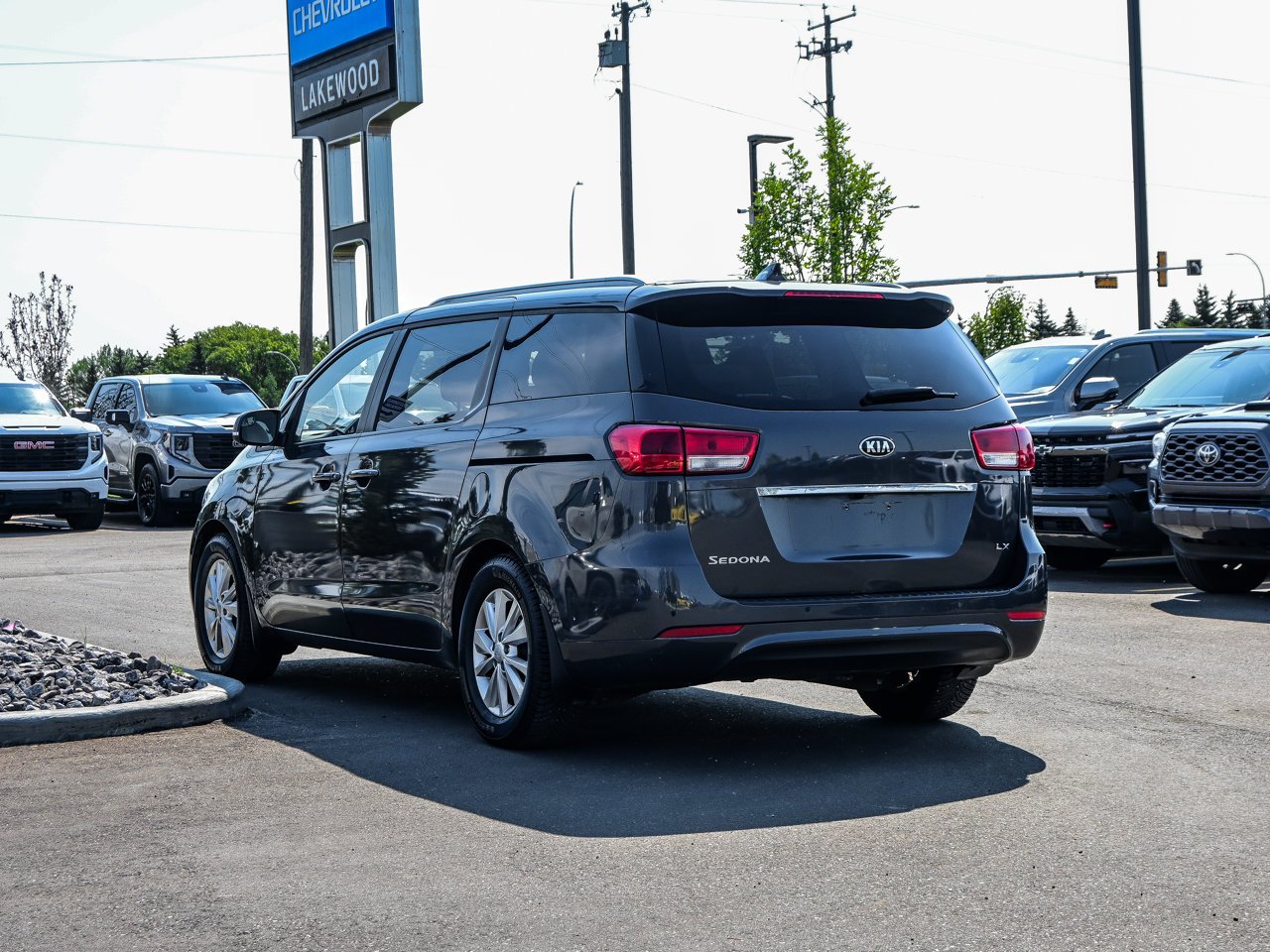 2017 Kia Sedona 4dr Wgn LX Grey Sherwood Park - photo #10