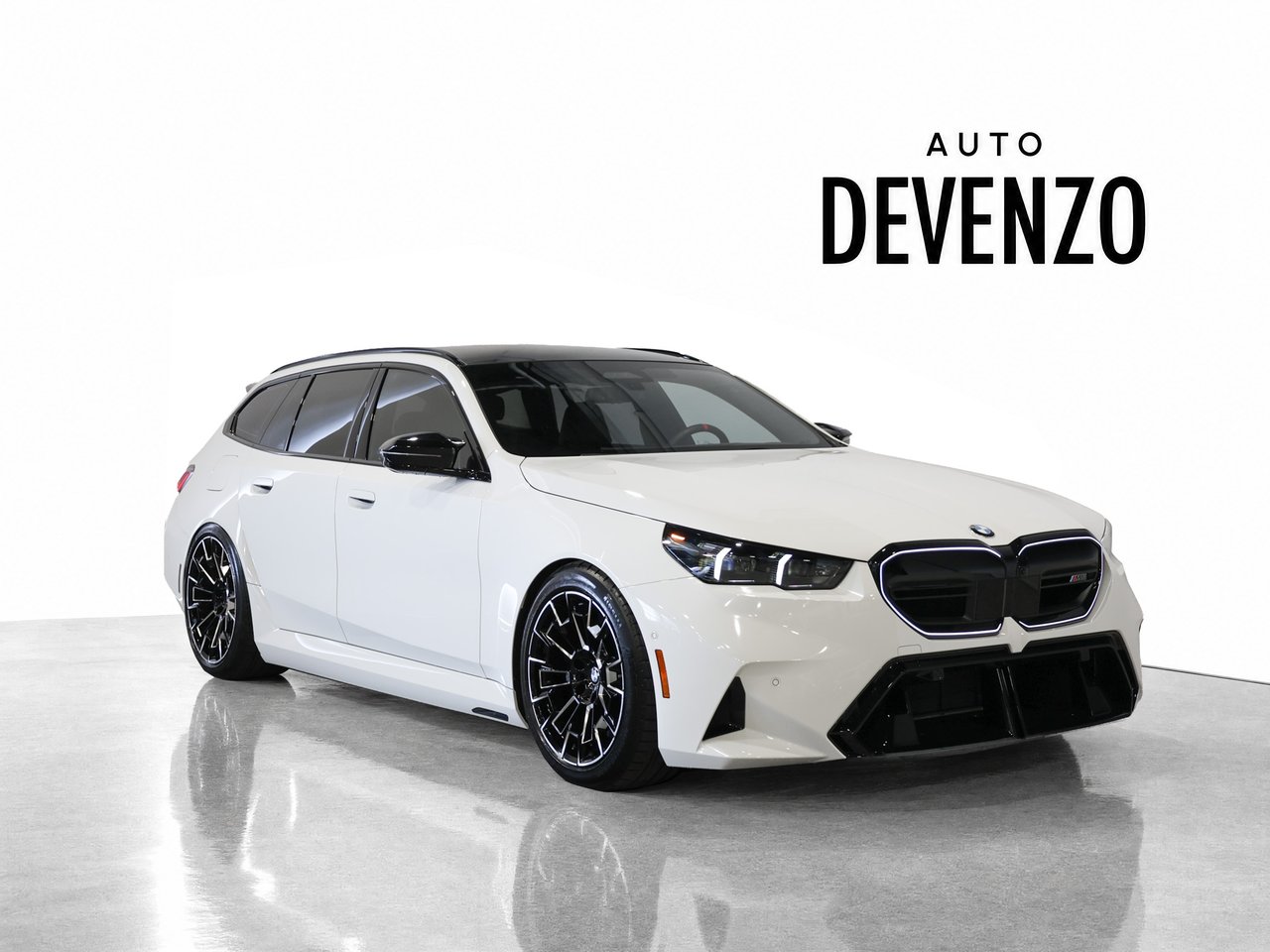 BMW M5 2026 Blanc Saint-Eustache - photo #0