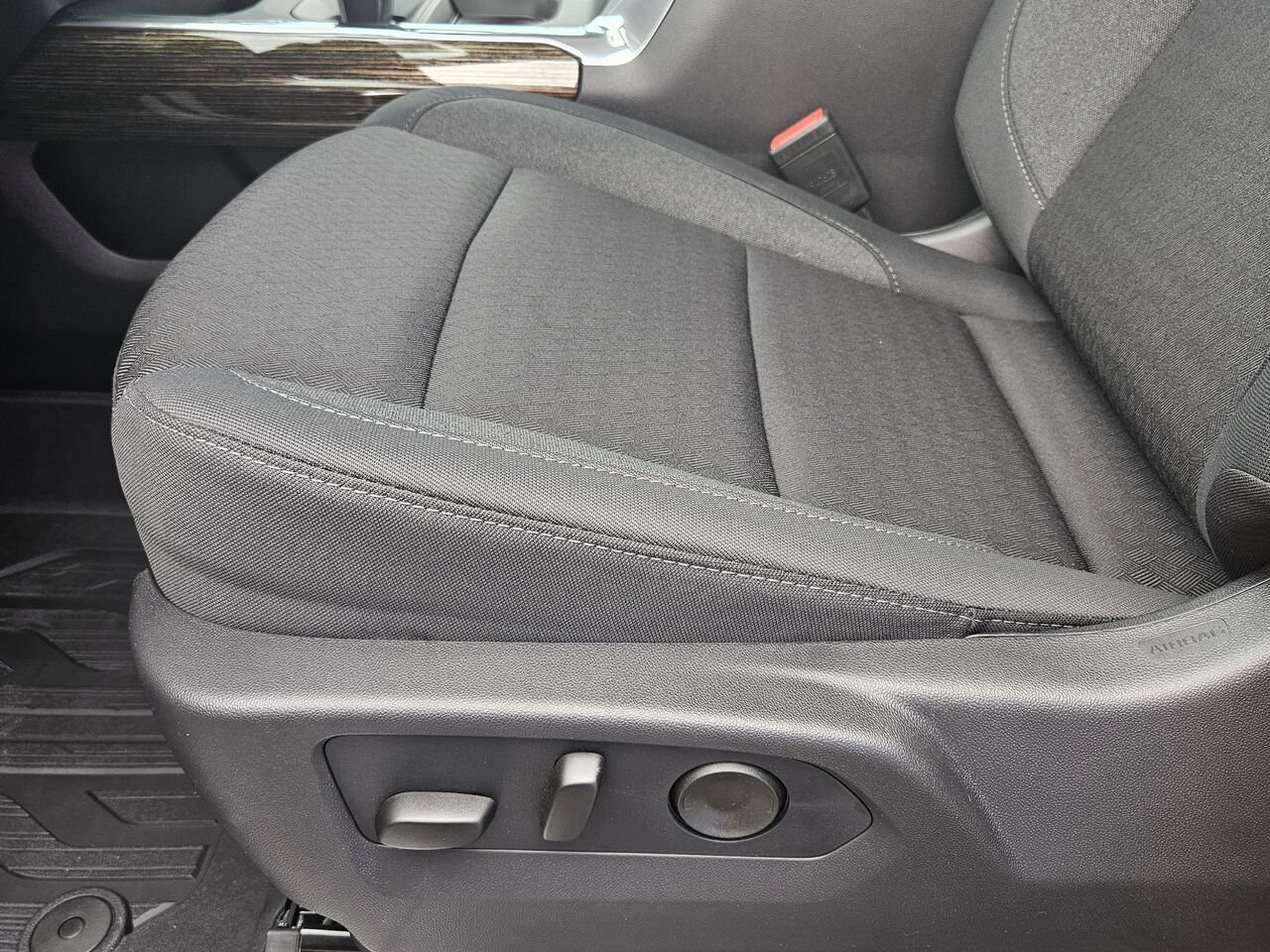 GMC Sierra 1500 Elevation cabine multiplace 4RM 157 po 2026 Blanc sommet Thetford Mines - photo #14