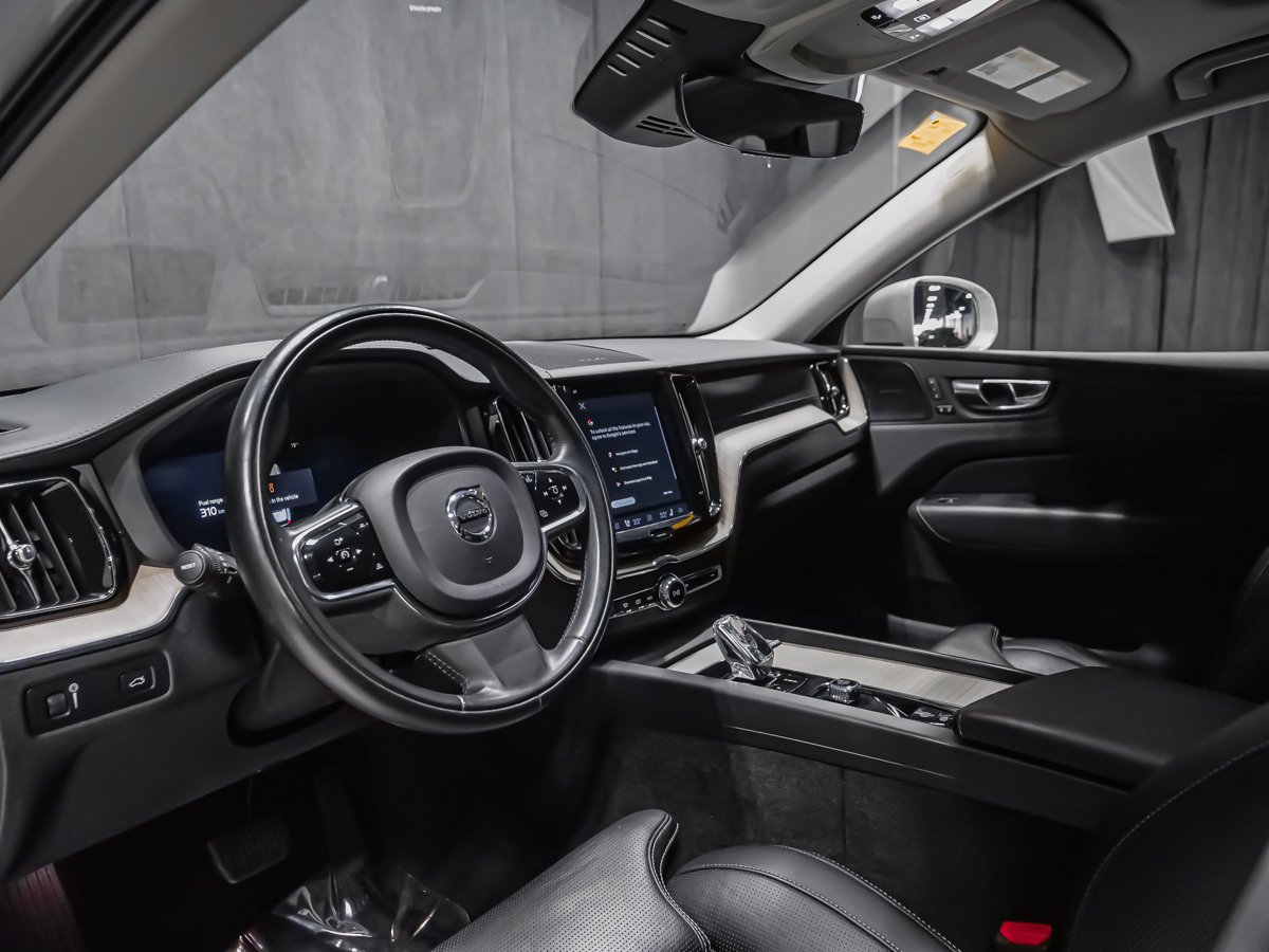 Volvo XC60 B6 INSCRIPTION ADVANCED CLIMATE 2022 Argent Montréal - photo #5