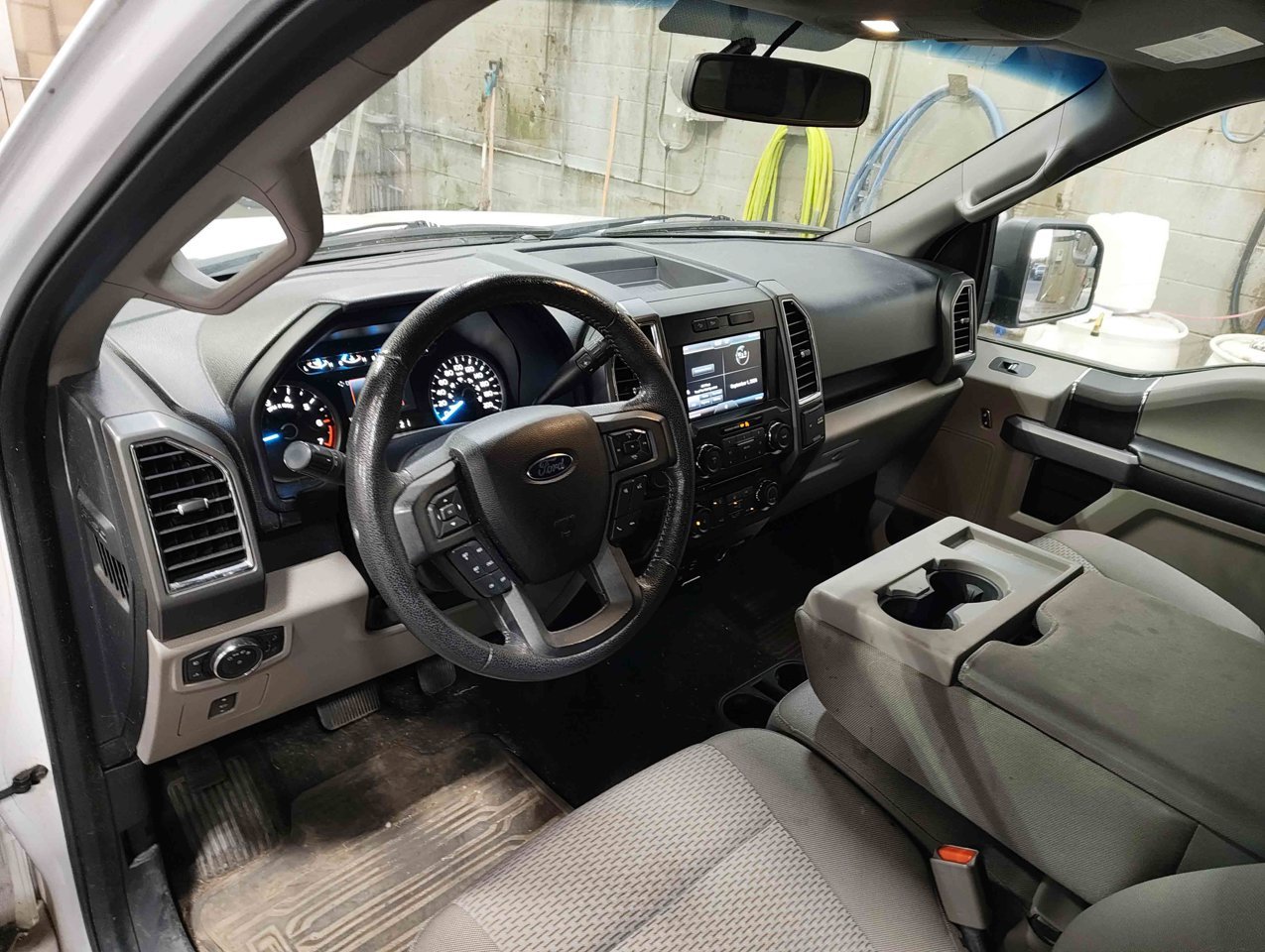 2015 Ford F-150 4WD SuperCrew 145 XLT White Sherwood Park - photo #6
