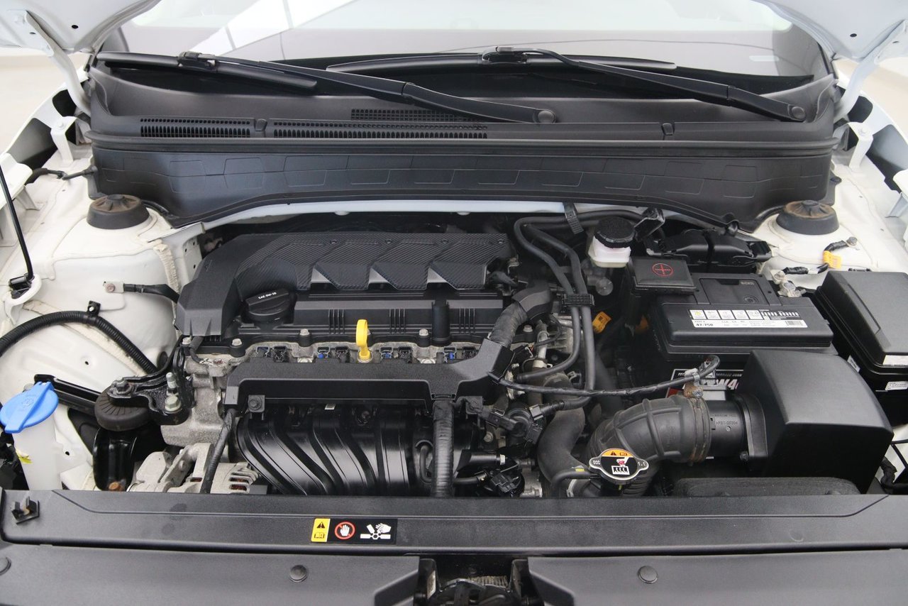 2023 Hyundai Venue Essential White Baie-Comeau - photo #14