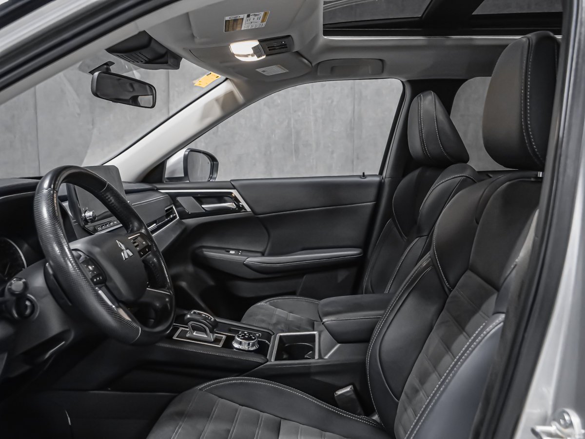 2024 Mitsubishi Outlander LE BANC CHAUFFANT APPLE CAR PLAY SANS FIL Silver Montreal - photo #11