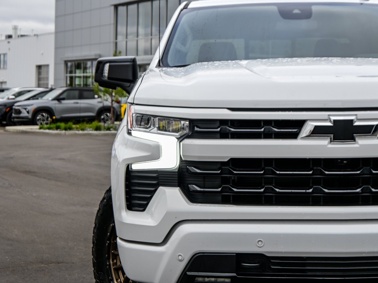 2026 Chevrolet Silverado 1500 4WD Crew Cab 147 RST White Sherwood Park - photo #4