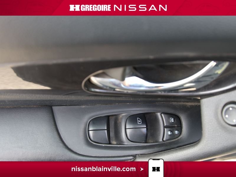Nissan Rogue 2020 Blanc Laval - photo #25