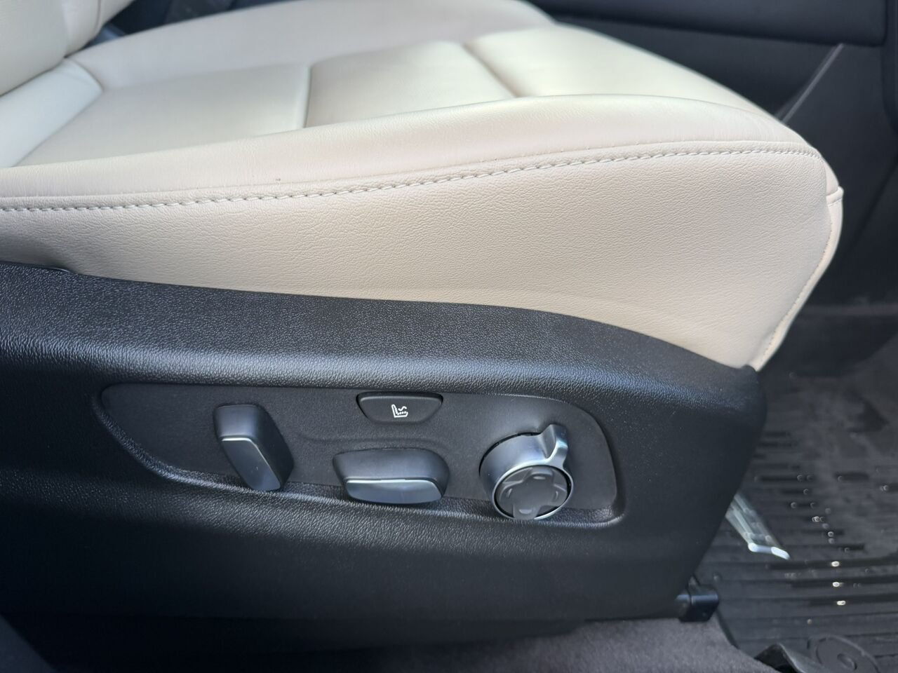 2024 Cadillac XT4 PREMIUM LUXURY AWD FINANCEMENT À PARTIR 3.99% Blue Laval - photo #18