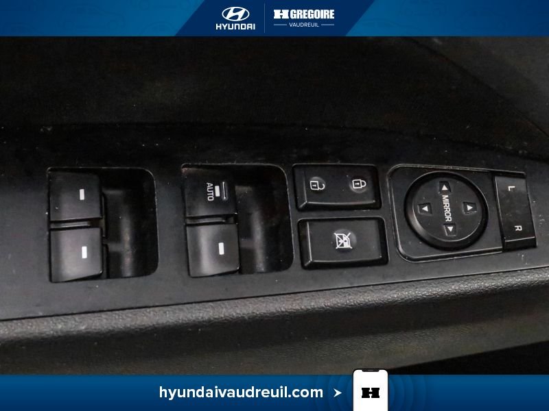 2018 Hyundai Elantra White Blainville - photo #16