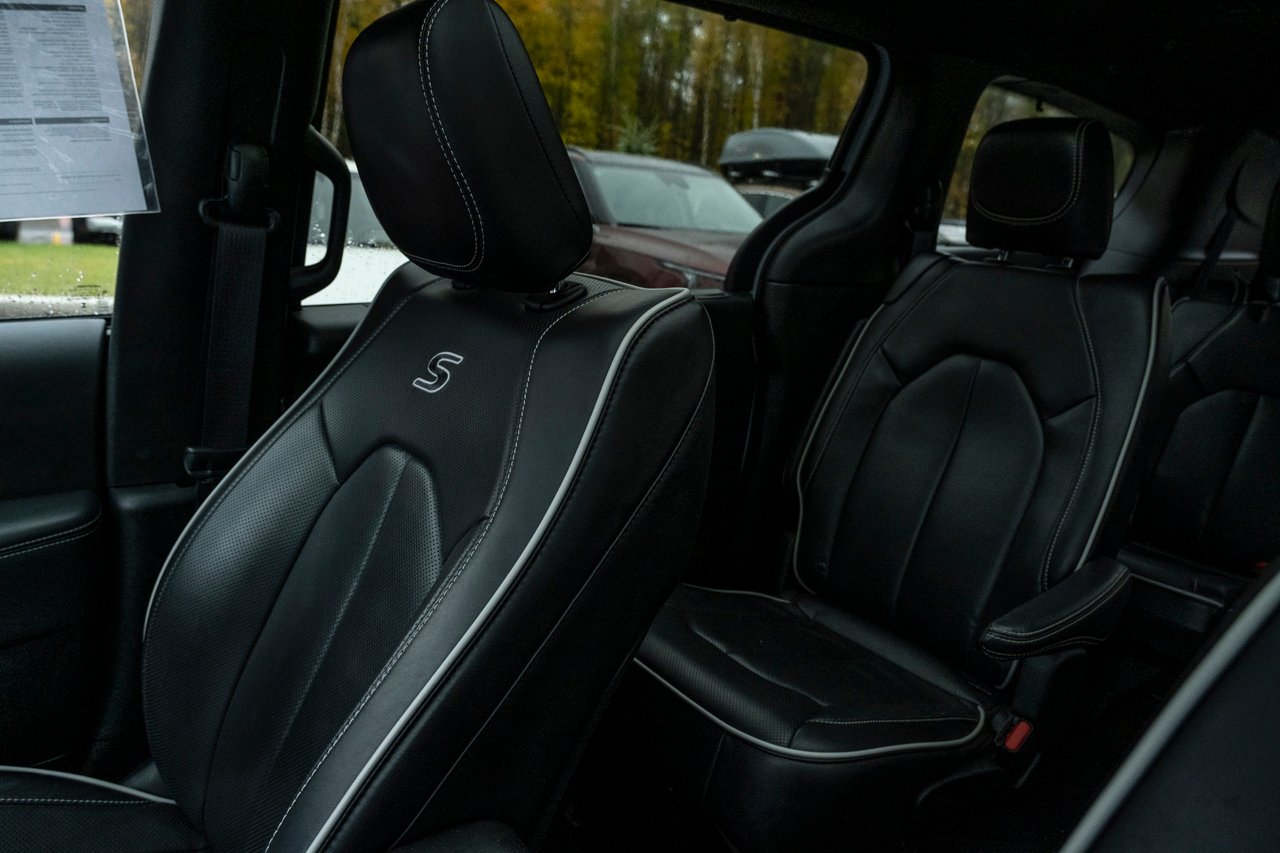 2025 Chrysler Pacifica White Gatineau - photo #17