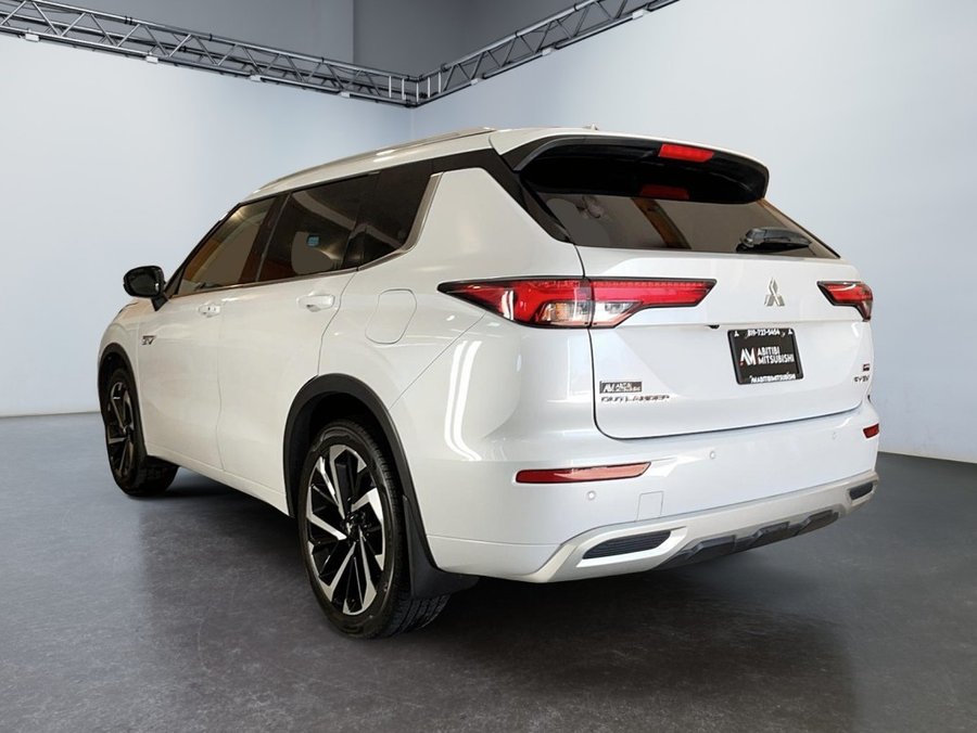 2023 Mitsubishi OUTLANDER PHEV GT S-AWC White