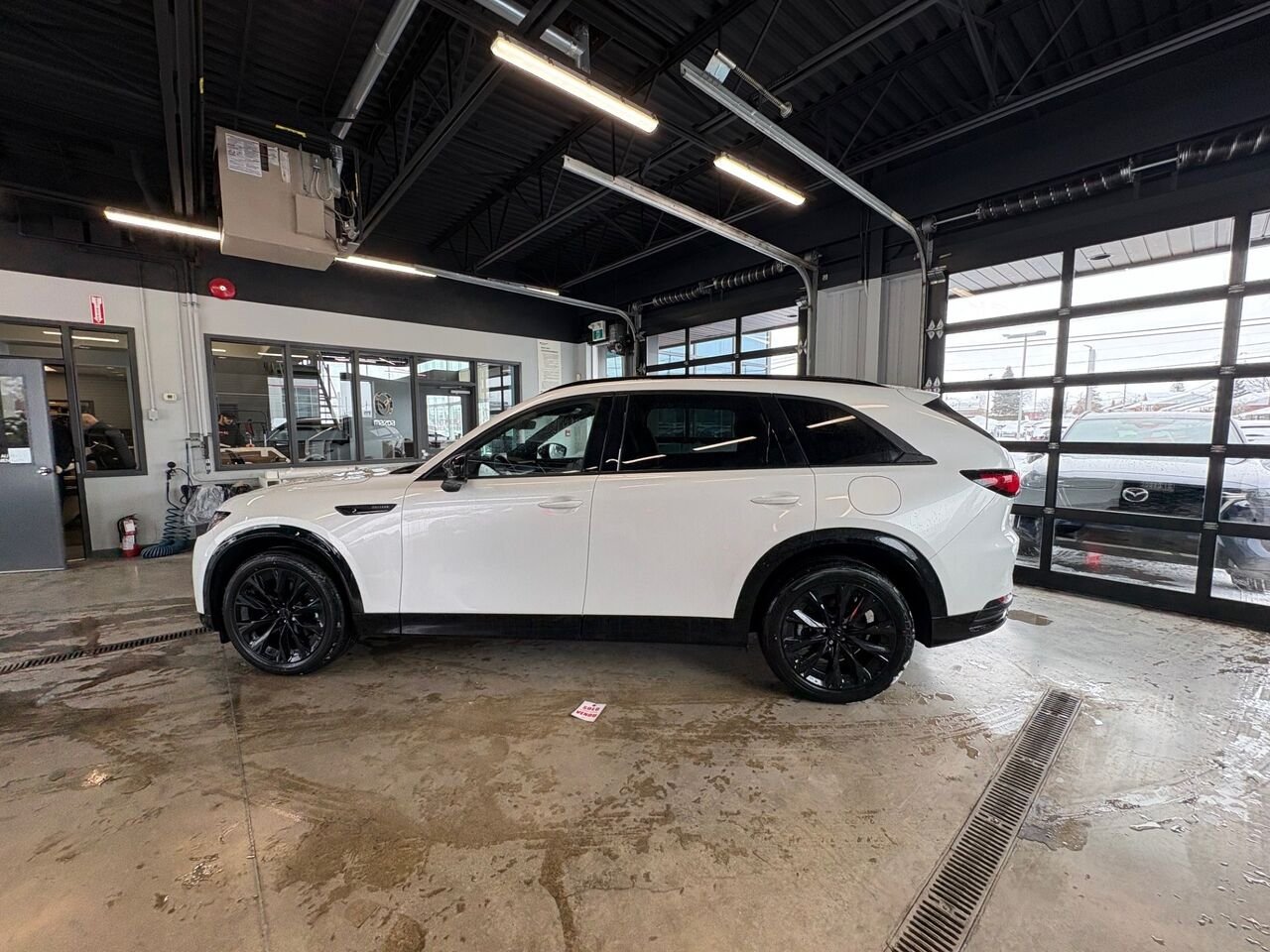 MAZDA CX-90 hybride léger GT-P TI 2026 Blanc rhodium métallisé Châteauguay - photo #4