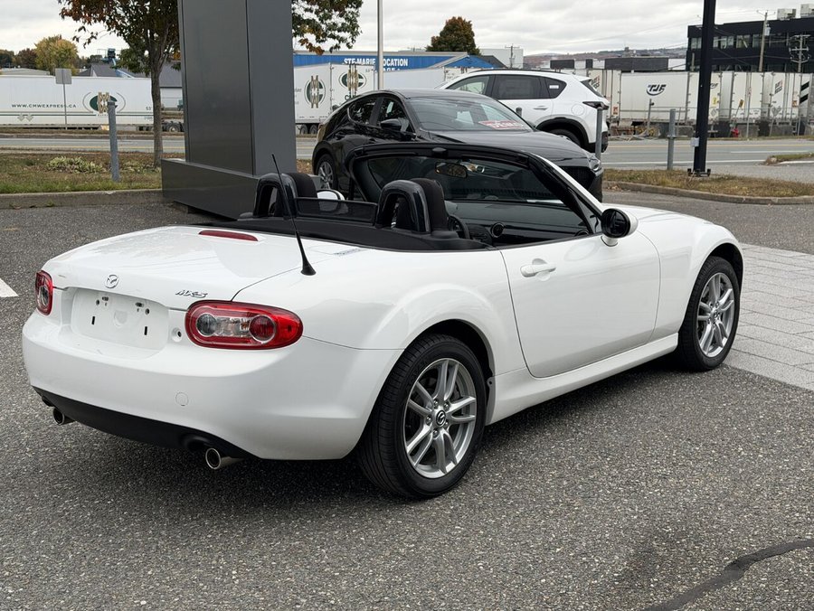 2015 Mazda MX-5 Cabriolet 2 portes, boîte automatique, GX White