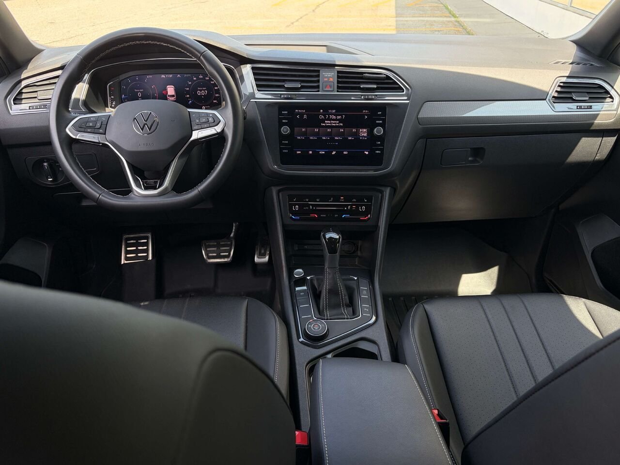 2023 Volkswagen Tiguan Comfortline R-Line Black Edition Grey Gatineau - photo #14