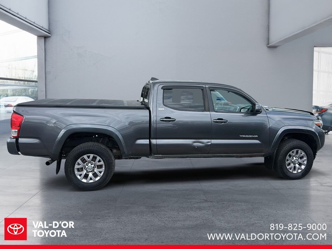 Toyota Tacoma SR5 Double Cab V6 4RM BA 2017 Gris magnétique métallisé Val-d'Or - photo #4