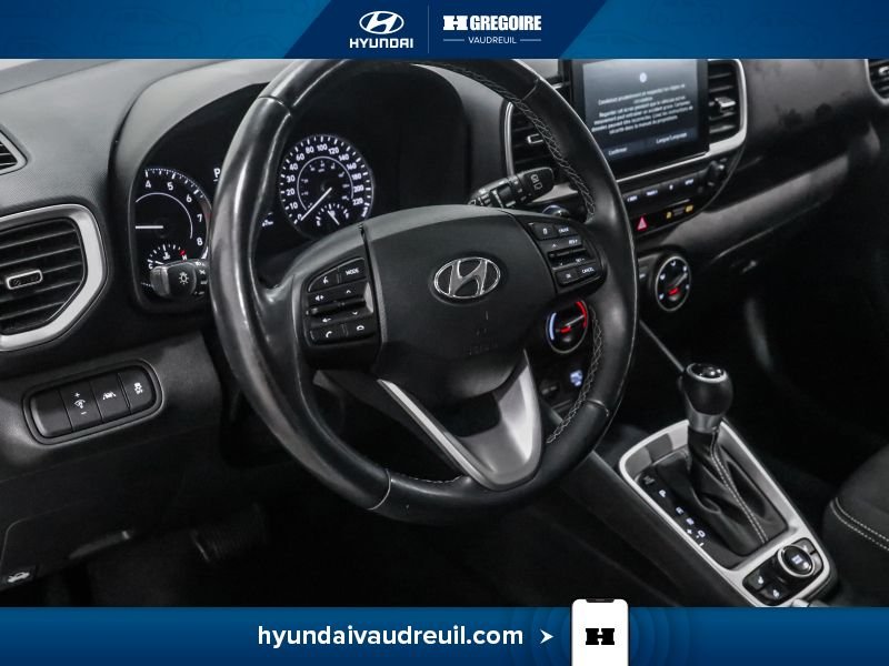 2021 Hyundai Venue White Laval - photo #15