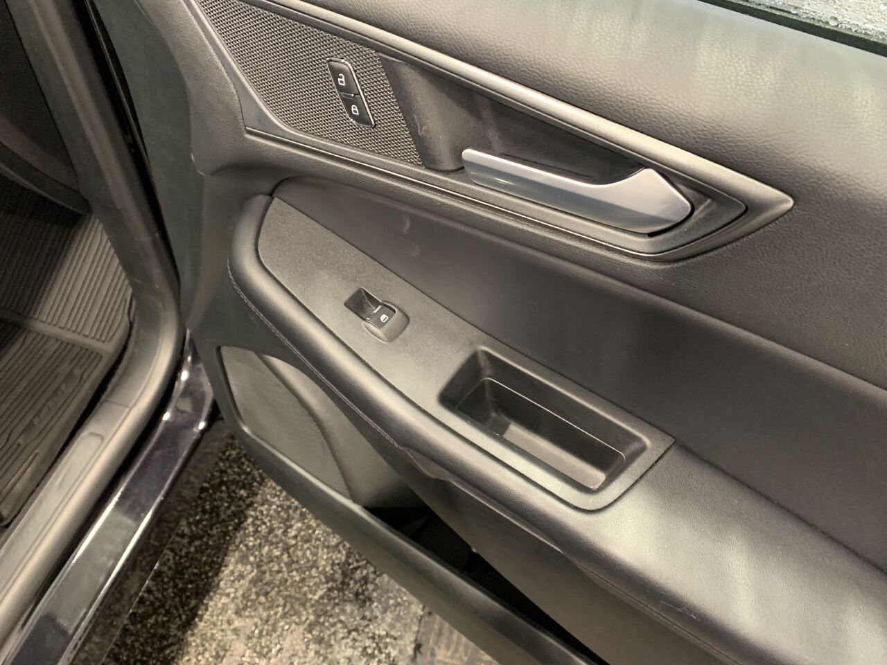 Ford Edge SE AWD SE + AWD + ANDROID + CARPLAY 2023 Noir Châteauguay - photo #18